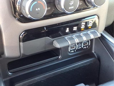 2022 RAM 1500 Big Horn 4x4 Crew Cab 5'7" Box