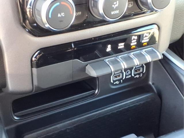 2022 RAM 1500 Big Horn 4x4 Crew Cab 5'7" Box