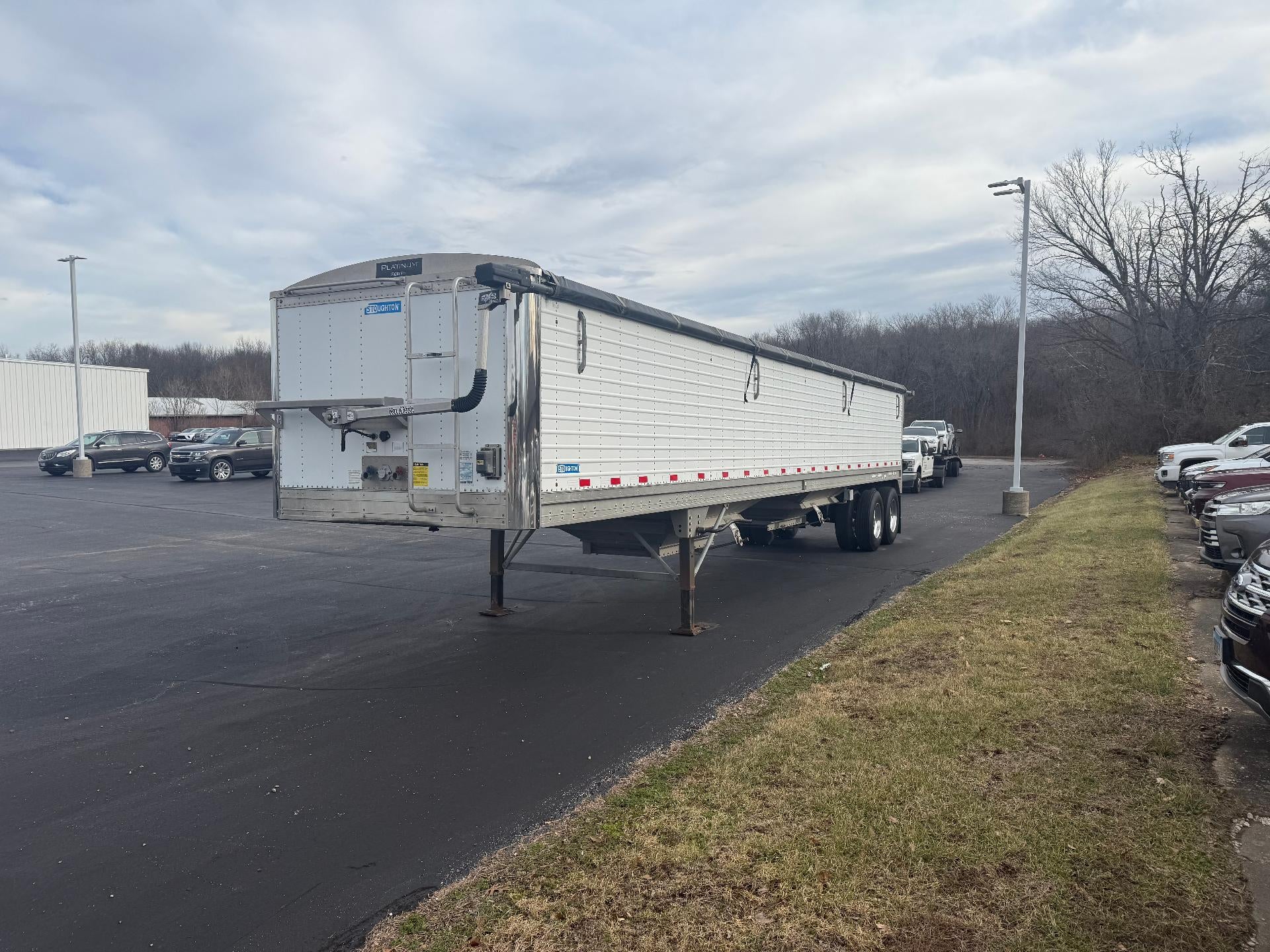 2015 STOUGHTON TRAILER GRAIN HOPPER Base