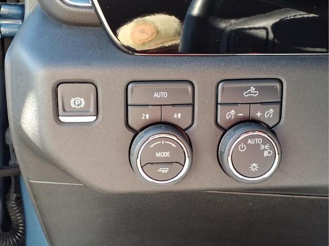 2024 Chevrolet Silverado 1500 Crew Cab Short Box 4-Wheel Drive LT 2FL