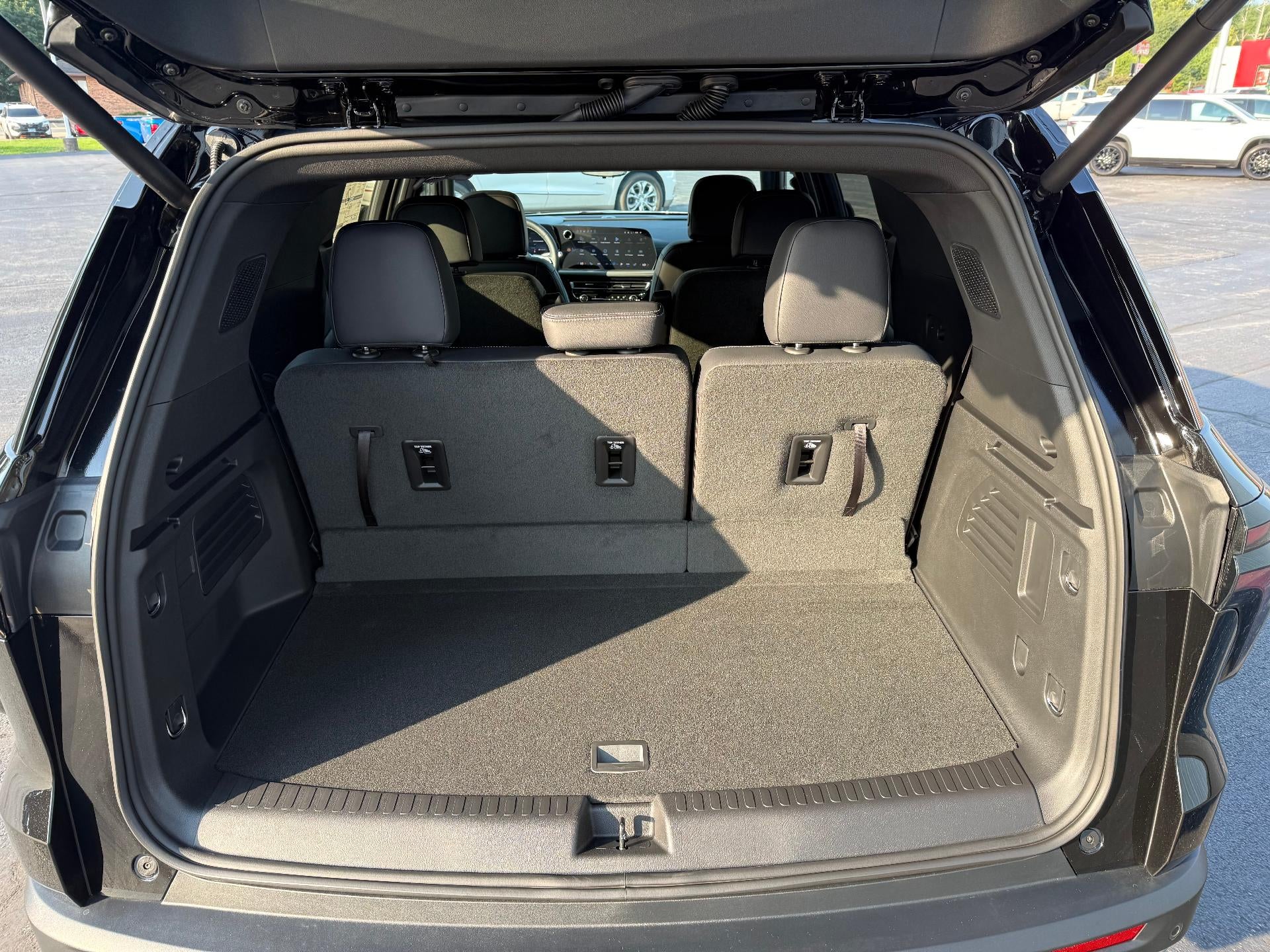 2027 Chevrolet Traverse LT - Photo 22