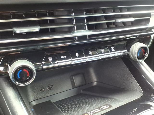 2025 Chevrolet Traverse LT w/1LT