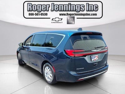 2023 Chrysler Pacifica Touring L FWD