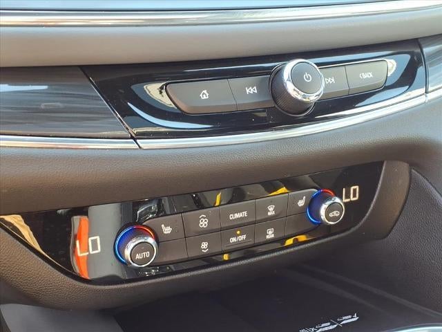 2022 Buick Enclave Essence AWD